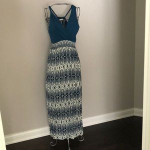 Maxi dress with side slits